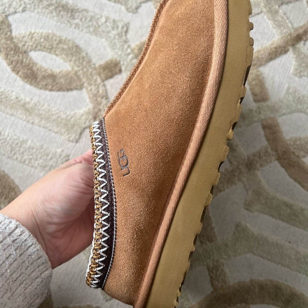 UGG Tasman